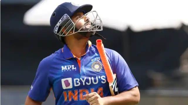 Wasim Jaffer furious over Rishabh Pant's poor batting, said- he keeps getting caught in the net with every match